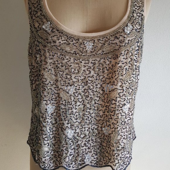 Exquisitely beaded, fully lined soft peach camisole with scallop edged hem - Picture 5 of 8